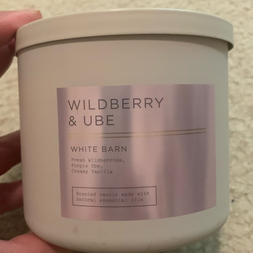 Bath & Body Works Wildberry and Ube candle (2023)